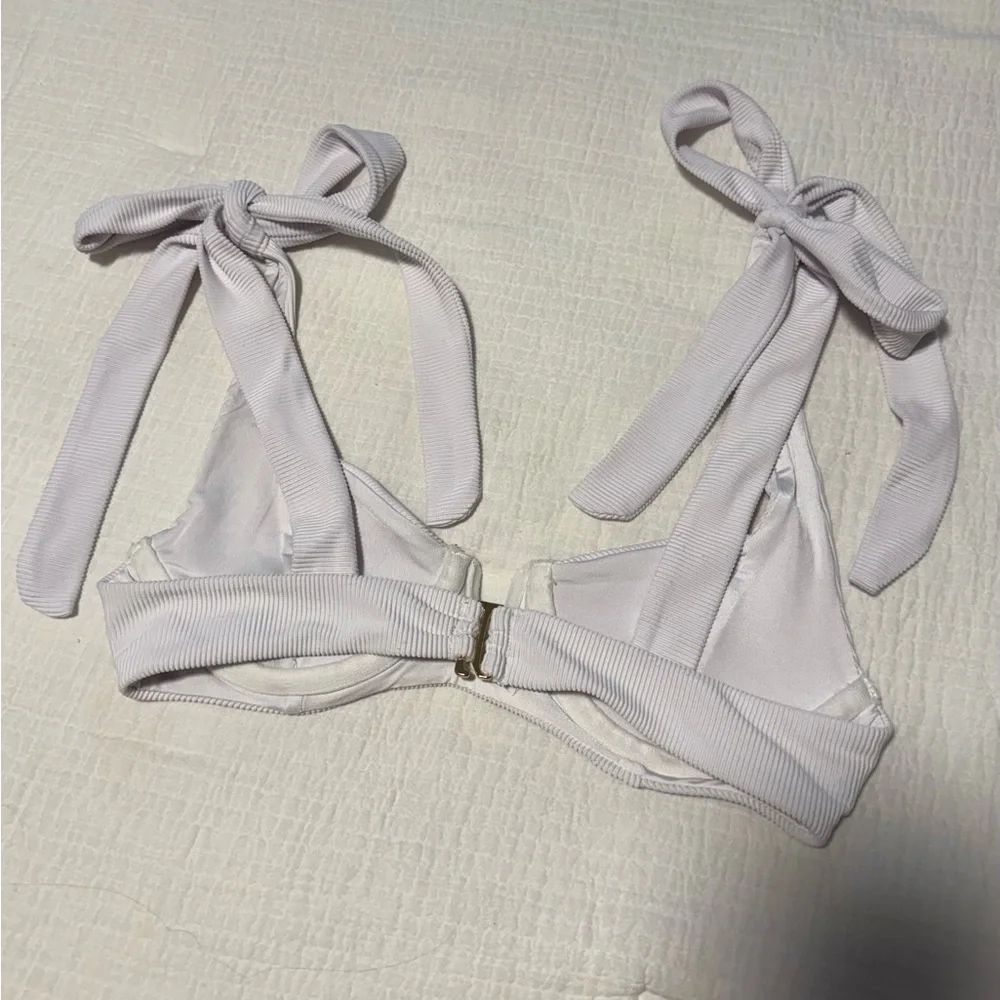Beach riot Blaire swimsuit top with tie bows - Picture 5 of 5